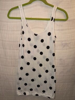 🎀5/$15 H&M White Tank Top with Black Polka Dots size 2–D